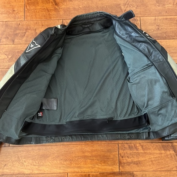 Mens Dainese Motorcycle Jacket Size 52 - Picture 7 of 13